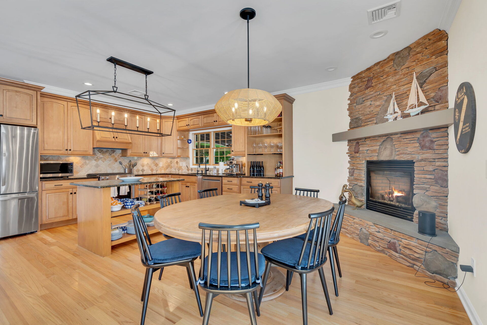 View Full Size Image