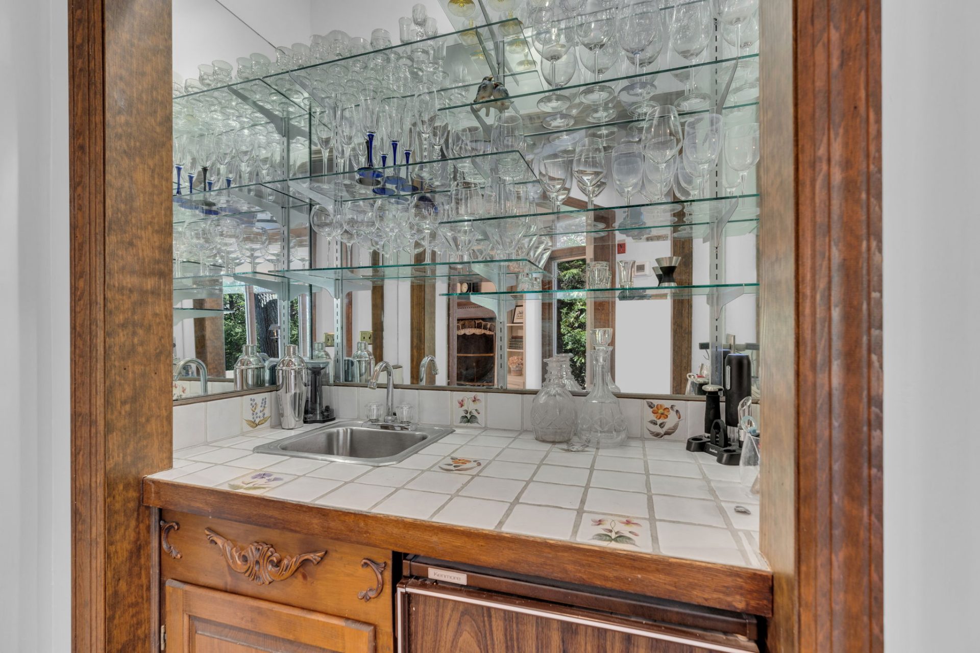 View Full Size Image