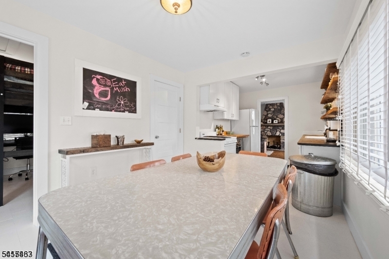 View Full Size Image