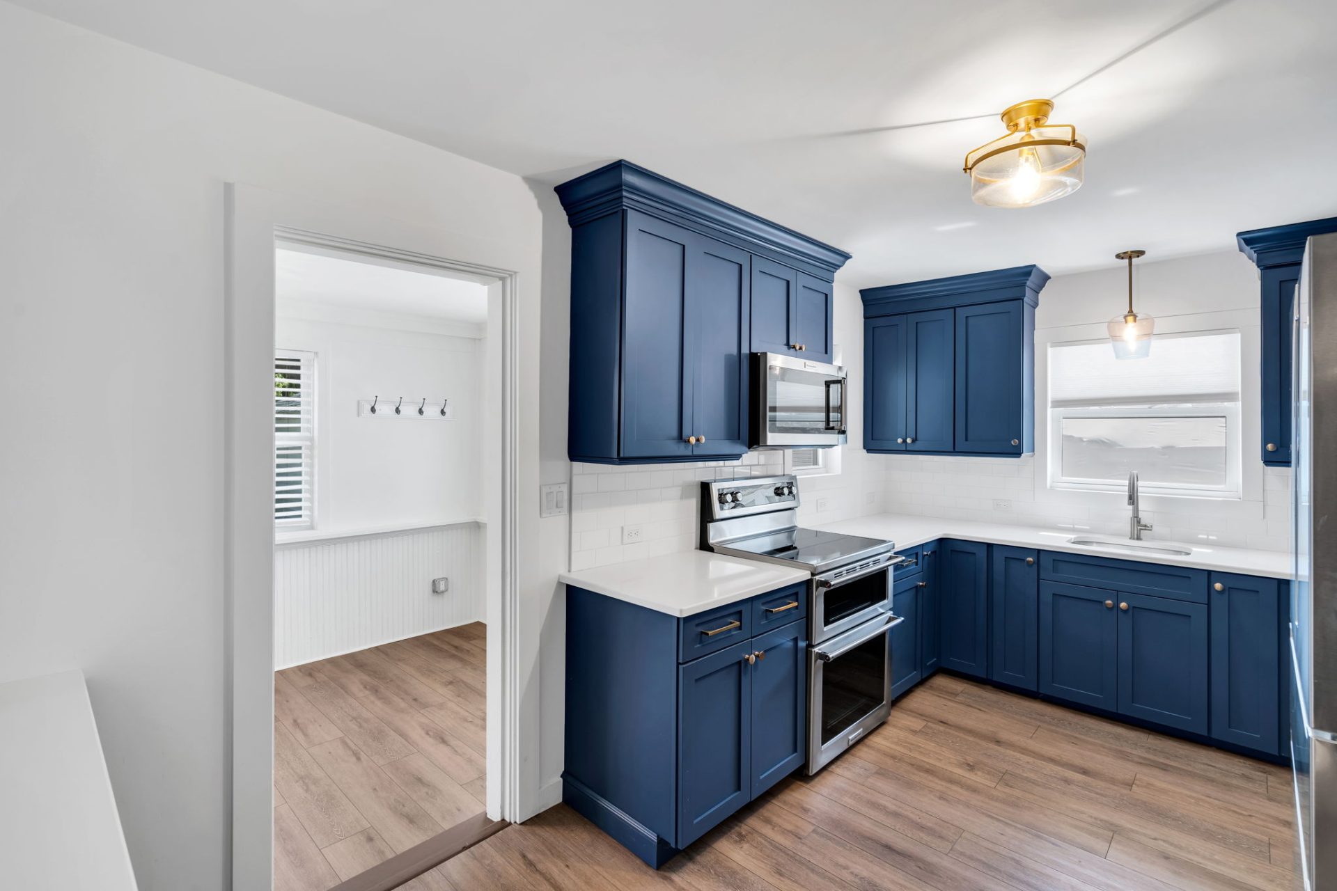 View Full Size Image