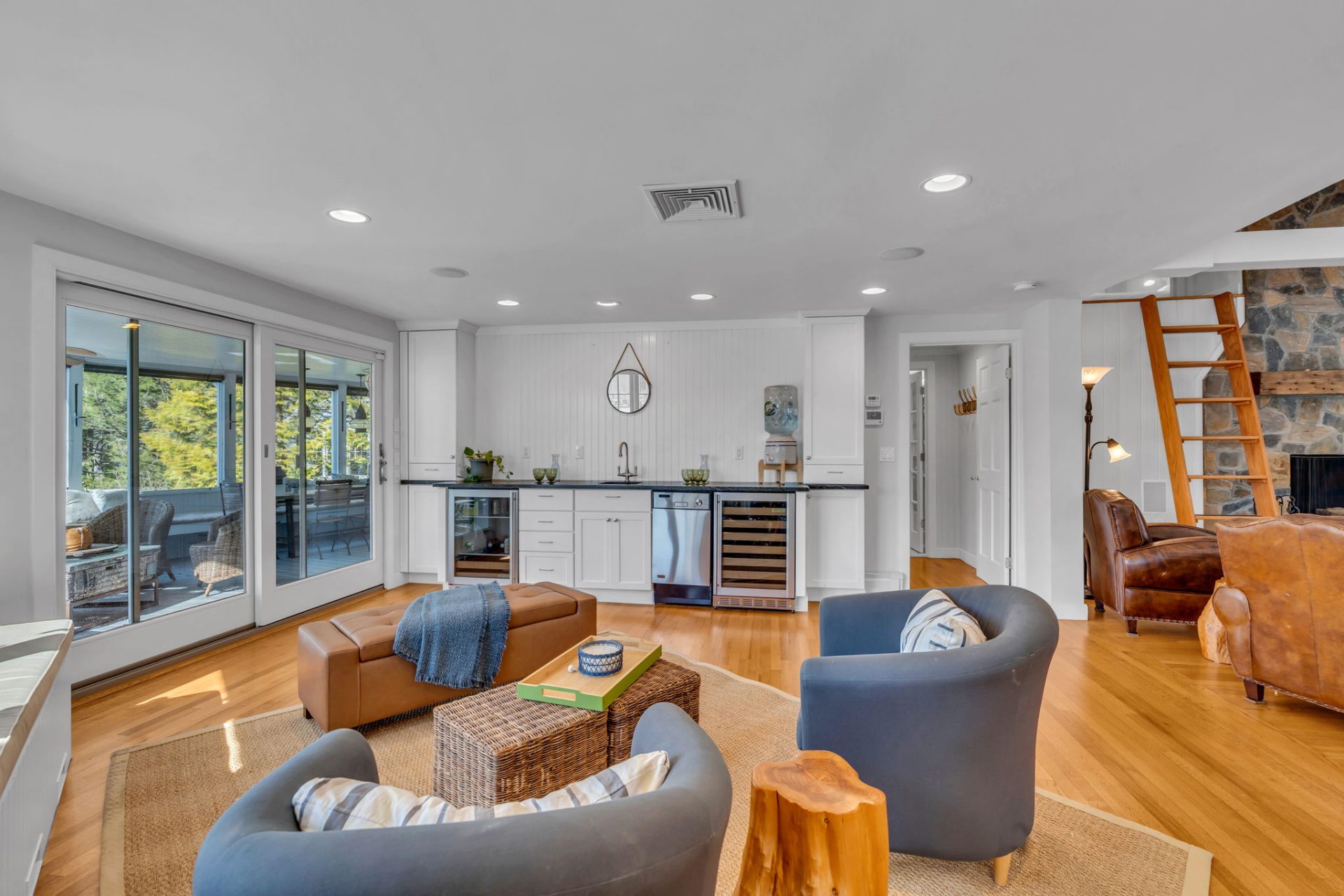 View Full Size Image