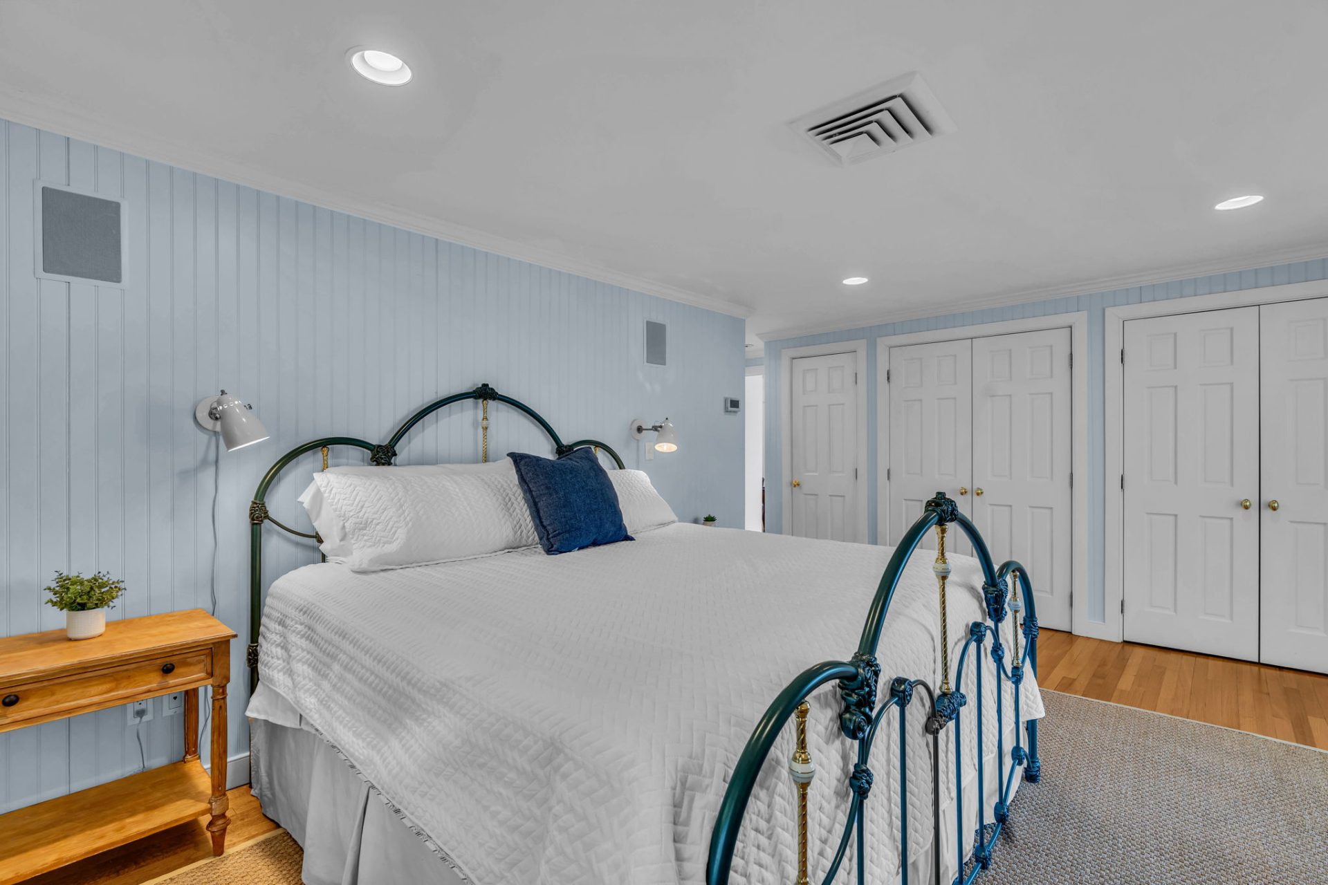 View Full Size Image