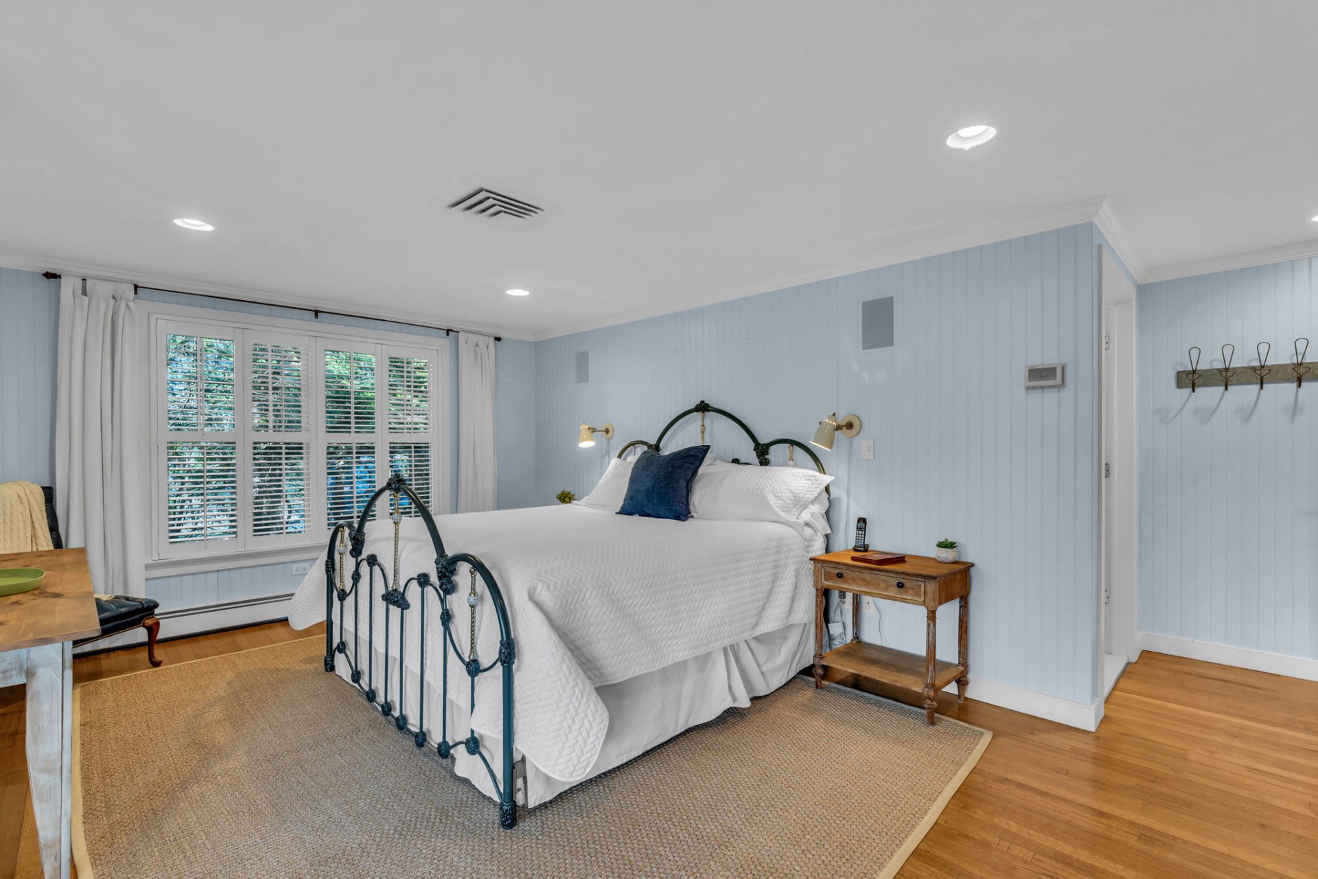 View Full Size Image