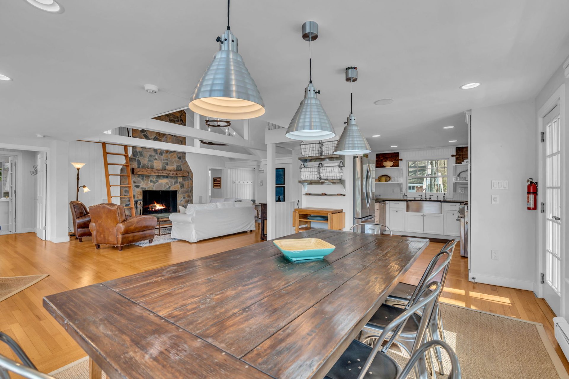 View Full Size Image