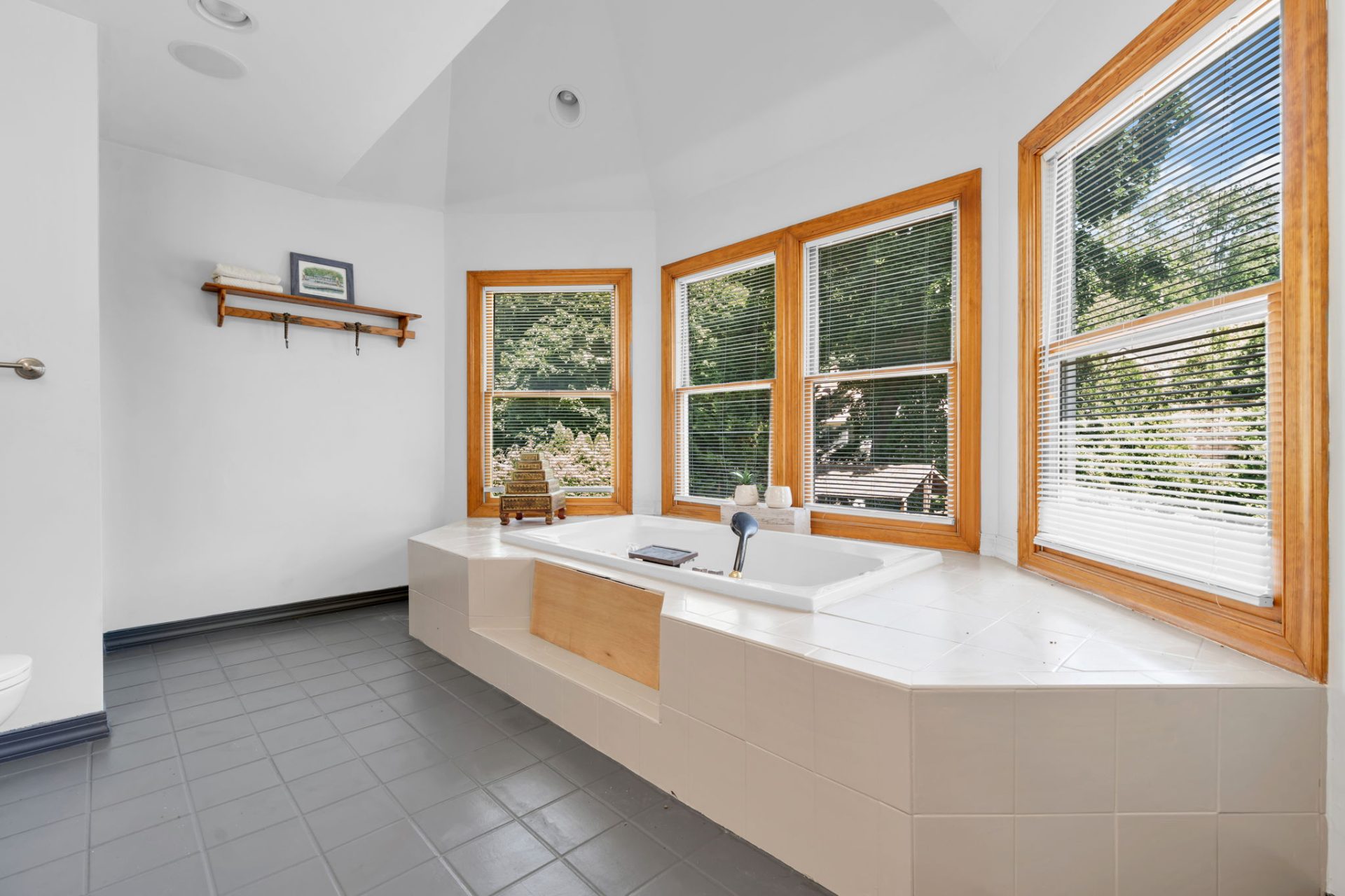 View Full Size Image